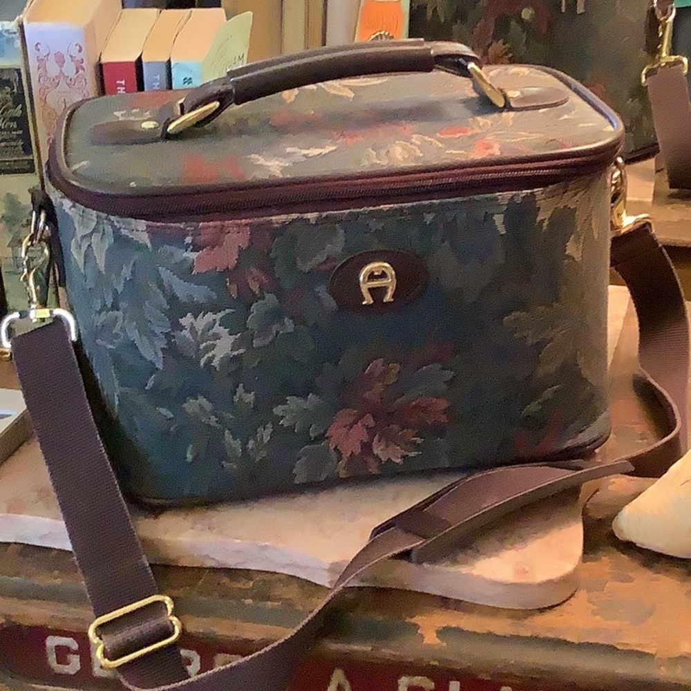 Vintage Tapestry Etienne Aigner Train Case Luggage Toiletries Bag